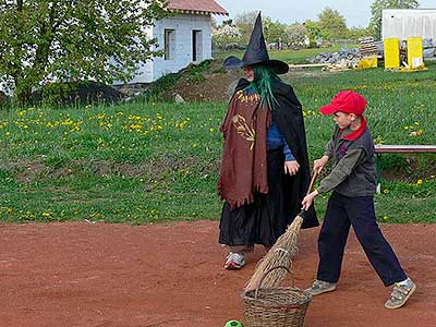 Pálení čarodějnic, Dolní Třebonín 30.4.2009