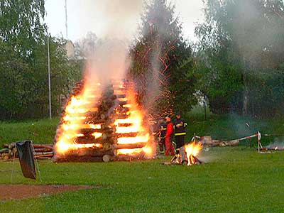 Pálení čarodějnic, Dolní Třebonín 30.4.2009