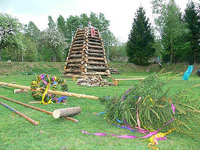 Pálení čarodějnic, Dolní Třebonín 30.4.2011