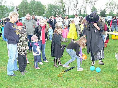 Pálení čarodějnic, Dolní Třebonín 30.4.2011