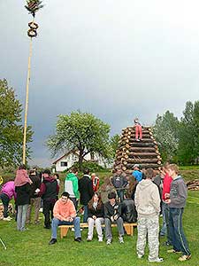 Pálení čarodějnic, Dolní Třebonín 30.4.2011