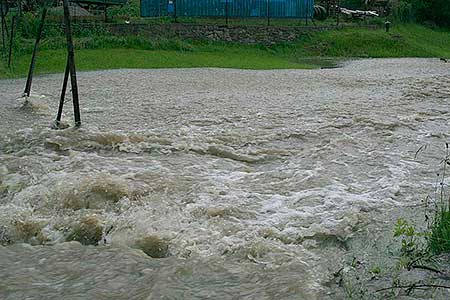 Povodeň v Dolním Třeboníně 25.6.2009