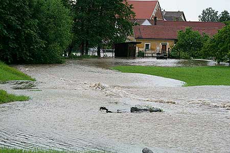 Povodeň v Dolním Třeboníně 25.6.2009