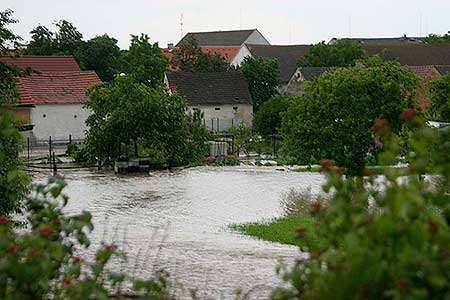 Povodeň v Dolním Třeboníně 25.6.2009