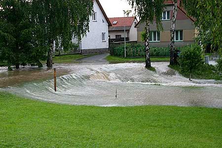 Povodeň v Dolním Třeboníně 25.6.2009