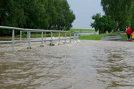 Povodeň v Dolním Třeboníně 25.6.2009