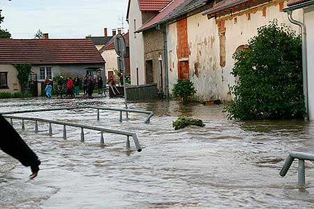 Povodeň v Dolním Třeboníně 25.6.2009