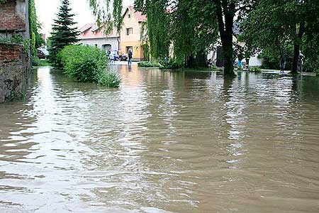 Povodeň v Dolním Třeboníně 25.6.2009