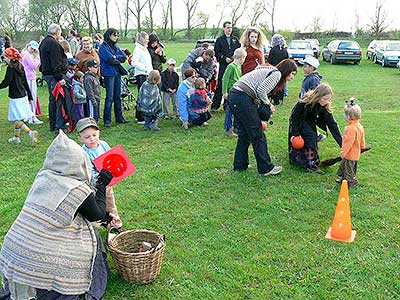 Pálení čarodějnic v obci Dolní Třebonín, 30.4.2008, foto: Jan Švec