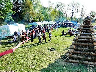 Pálení čarodějnic v obci Dolní Třebonín, 30.4.2008, foto: Jan Švec