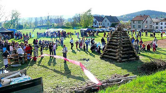 Pálení čarodějnic v obci Dolní Třebonín, 30.4.2008, foto: Jan Švec