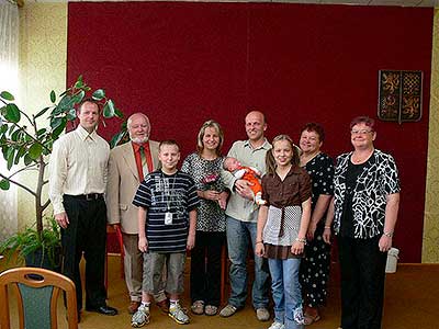 Vítání občánků v obci Dolní Třebonín, 17.5.2008, foto: Jan Švec