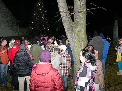 Zpívání u Vánočního stromu 18.12.2011, foto: Jan Švec