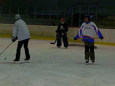 BITVA O TŘEBONÍN - hokejové utkání roku  5.2.2012 - "starý" versus "nový" Třebonín, Foto: Jan Švec