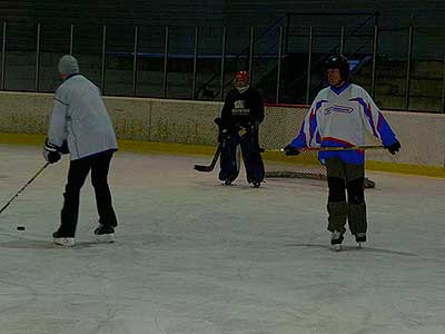 BITVA O TŘEBONÍN - hokejové utkání roku  5.2.2012 - "starý" versus "nový" Třebonín, foto: Jan Švec