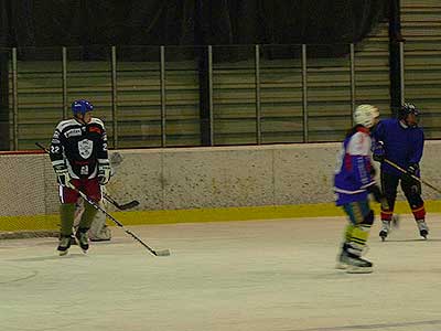 BITVA O TŘEBONÍN - hokejové utkání roku  5.2.2012 - "starý" versus "nový" Třebonín, Foto: Jan Švec