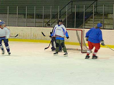 BITVA O TŘEBONÍN - hokejové utkání roku  5.2.2012 - "starý" versus "nový" Třebonín, foto: Jan Švec