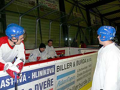 BITVA O TŘEBONÍN - hokejové utkání roku  5.2.2012 - "starý" versus "nový" Třebonín, foto: Jan Švec