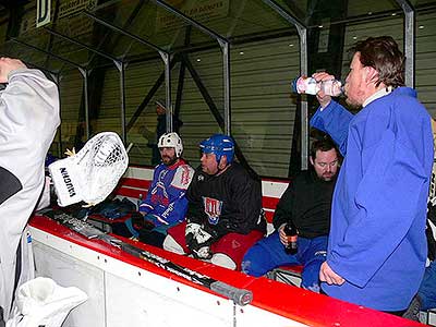 BITVA O TŘEBONÍN - hokejové utkání roku  5.2.2012 - "starý" versus "nový" Třebonín, foto: Jan Švec