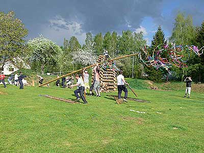 Pálení čarodějnic, Dolní Třebonín 30.4.2012