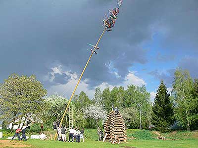 Pálení čarodějnic, Dolní Třebonín 30.4.2012