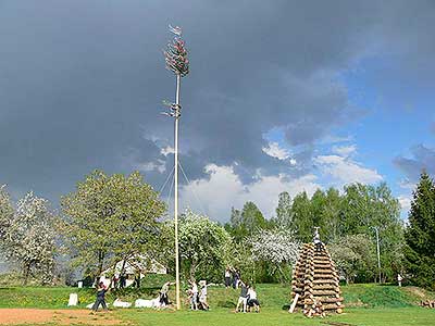 Pálení čarodějnic, Dolní Třebonín 30.4.2012