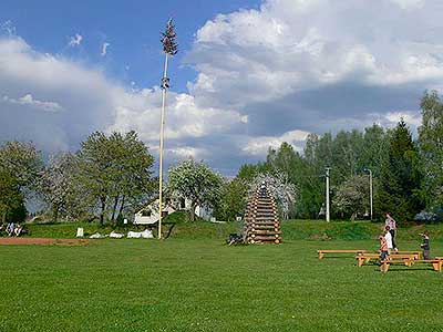 Pálení čarodějnic, Dolní Třebonín 30.4.2012