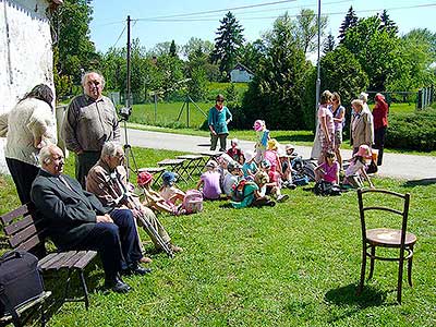 Svěcení zvonu sv. Floriána na zvoničce v Horní Svinci, 19.5.2012