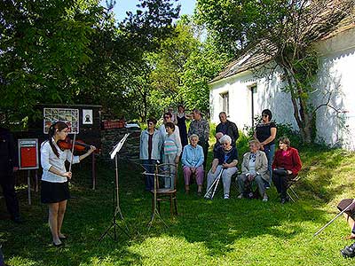 Svěcení zvonu sv. Floriána na zvoničce v Horní Svinci, 19.5.2012