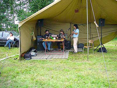 Krásné odpoledne podbarvila muzika, hasičšká soutěž "Vidle" Dolní Třebonín, 21.7.2012