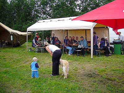 A spokojení návštěvníci, hasičšká soutěž "Vidle" Dolní Třebonín, 21.7.2012