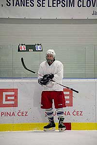 Poslední zápas hokejovýho týmu HC Downtown Fallen Leafs sezóny 2012/2013, aneb utkali se Černí s Bílými, Hokejové centrum Pouzar ...