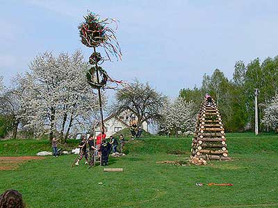 Pálení čarodějnic, Dolní Třebonín 30.4.2013, foto: Jan Švec