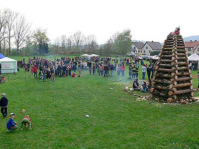 Pálení čarodějnic, Dolní Třebonín 30.4.2013, foto: Jan Švec