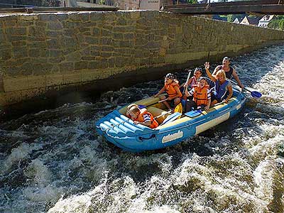 Raftování Třeboníňáků: Český Krumlov - Zlatá Koruna, sobota 7.9.2013, foto: Jan Švec