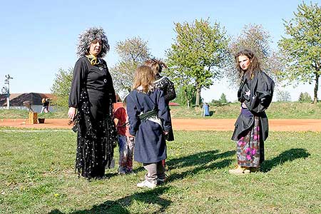 Pálení čarodějnic v obci Dolní Třebonín, 30.4.2007, foto: Lubor Mrázek