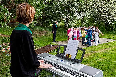 Besidka ke Dni matek 2014, Statek Kraus 9.5.2014, foto: Lubor Mrázek