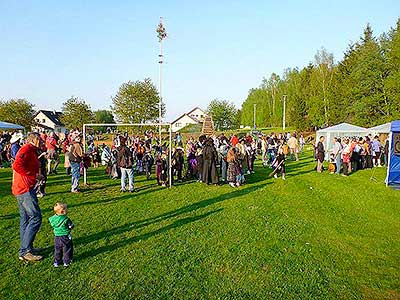 Pálení čarodějnic, Dolní Třebonín 30.4.2014, foto: Jan Švec