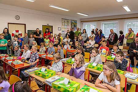 Zahájení školního roku 2014/2015 v Základní škole Dolní Třebonín, 1. září 2014, foto: Lubor Mrázek