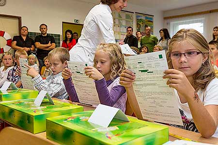 Zahájení školního roku 2014/2015 v Základní škole Dolní Třebonín, 1. září 2014, Foto: Lubor Mrázek