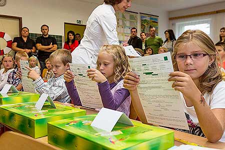 Zahájení školního roku 2014/2015 v Základní škole Dolní Třebonín, 1. září 2014, foto: Lubor Mrázek