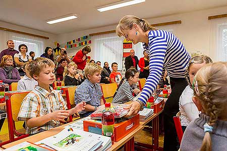 Zahájení školního roku 2014/2015 v Základní škole Dolní Třebonín, 1. září 2014, foto: Lubor Mrázek